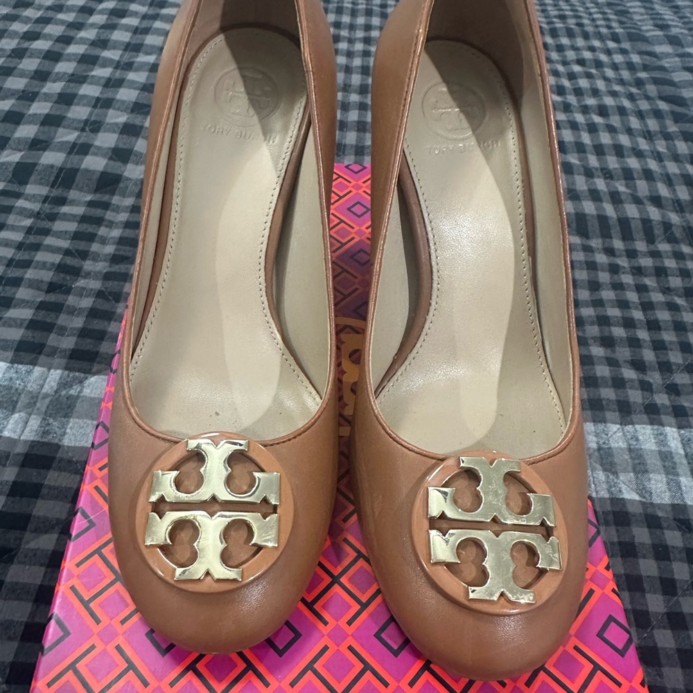 Tory Burch Tan Heels with Iconic Logo